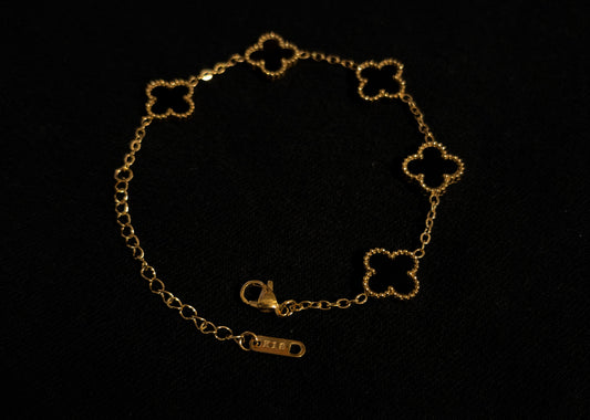 Gold/Black Clover