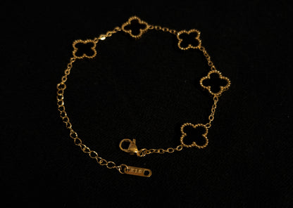 Gold/Black Clover